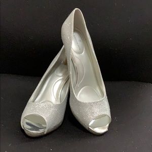 Bandolino Rainaa Pump